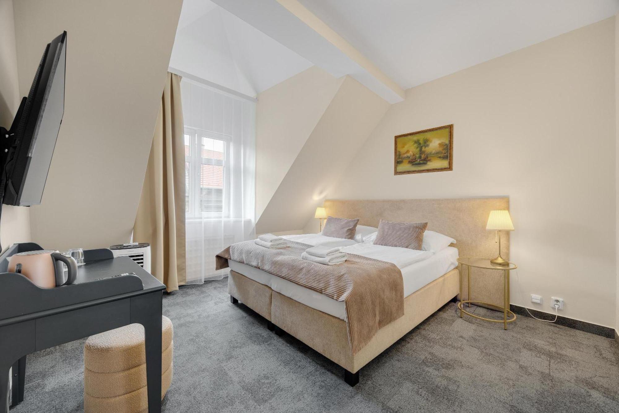 Hotel Reverie - Dependance, Check-In At Metropolitan Star Bratislava Exterior foto